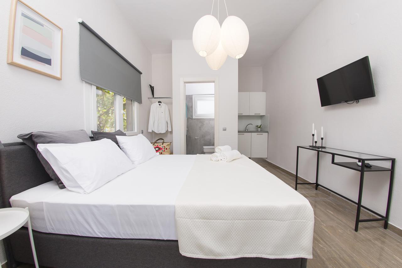 Palio Grey Apartments Palaiontsiflikion Exterior photo