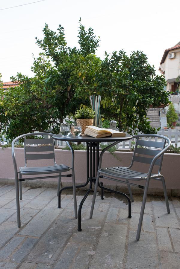 Palio Grey Apartments Palaiontsiflikion Exterior photo